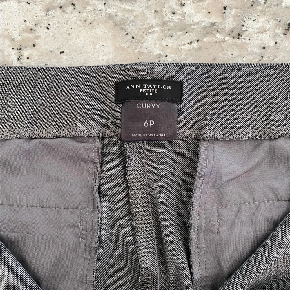 EUC Ann Taylor Petite charcoal grey flat front trousers, size 6P Curvy - Picture 4 of 4